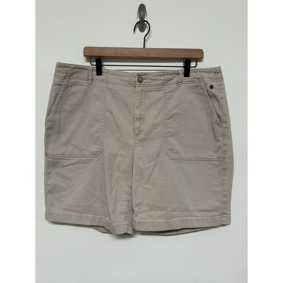 L.L. Bean Pants - LL Bean Favorite Fit Women’s Size 18 Tan Khaki Cotton Blend Shorts Outdoor